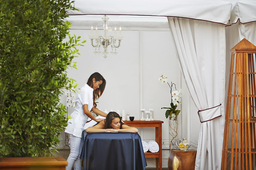 Poolside Spa Services - Featuring Mr C Beverly Hills - Magellan Luxury Hotels Poolside Spa Services - Featuring Mr C Beverly Hills - Magellan Luxury Hotels