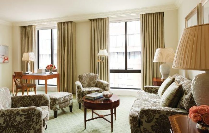 Premier Suite – West Wing