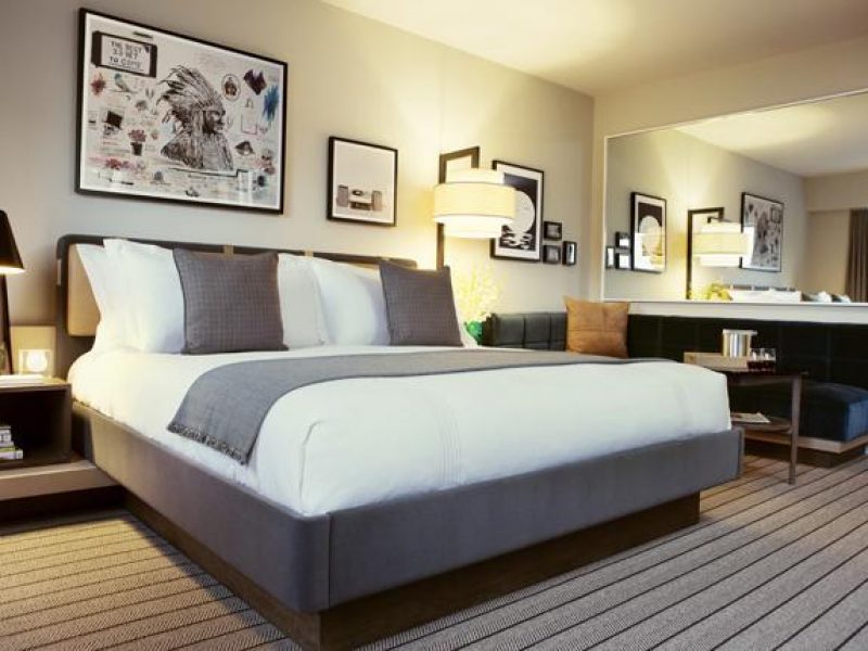 1 King Bed