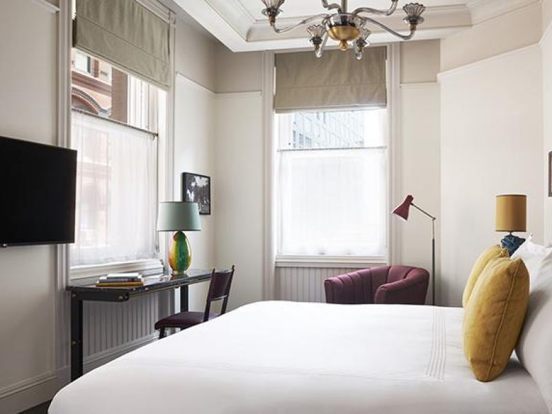 1 King Bed