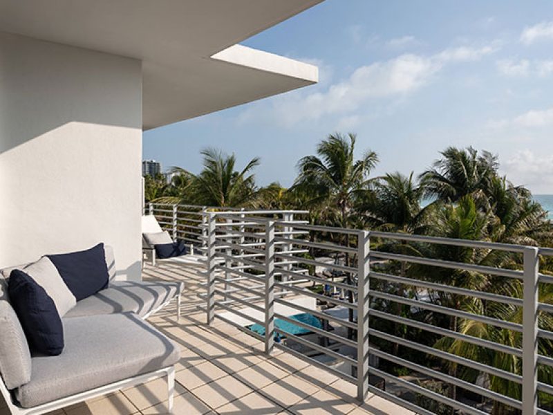 Lanai Oceanfront King Suite